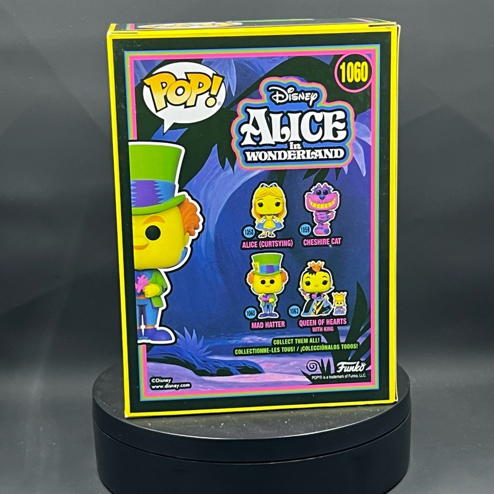 Funko Pop Mad Hatter Exclusive - Yellow and Green - Picture 5 of 5